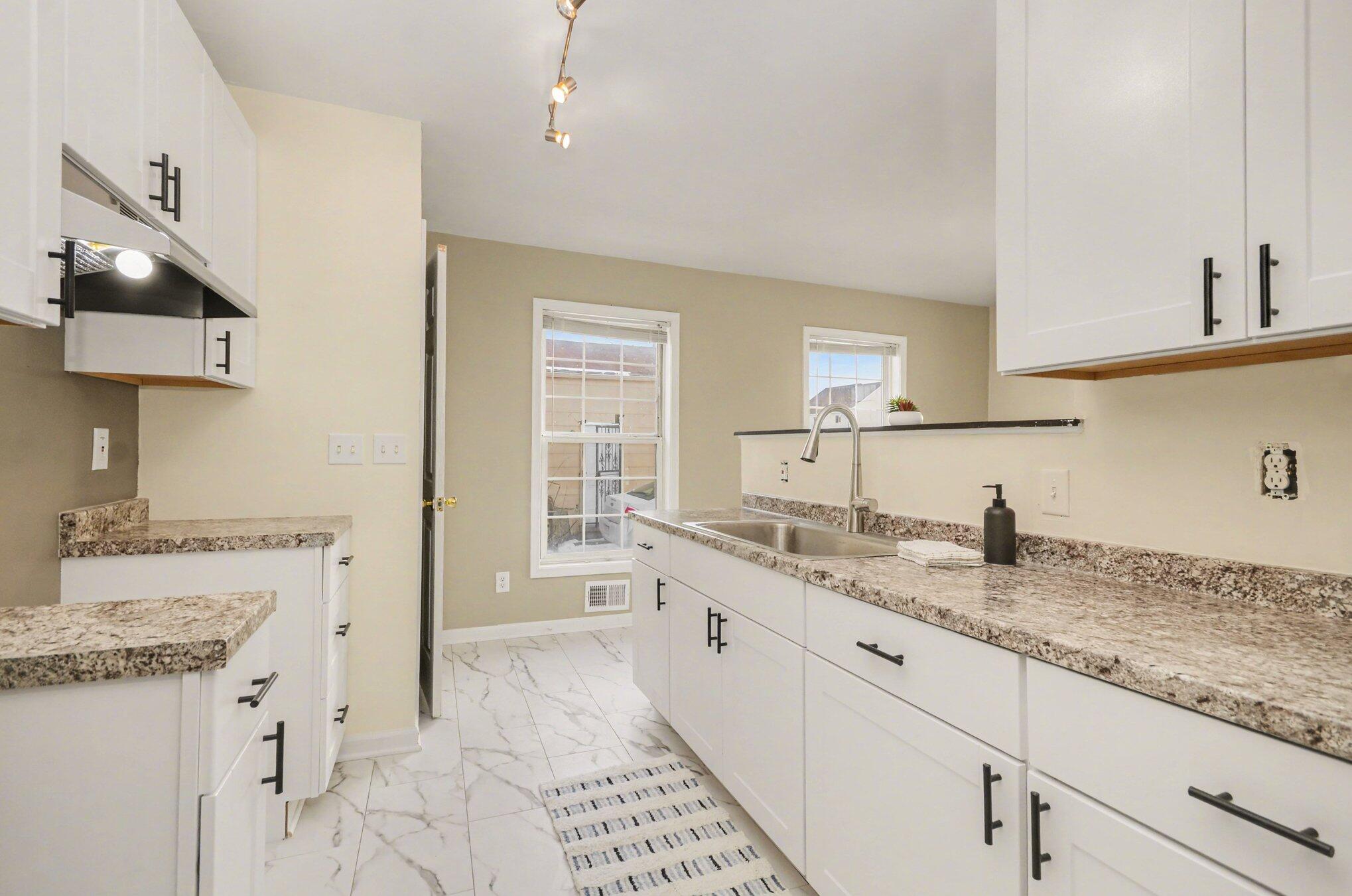 444 Conner Street Detroit, MI 48215 - Photo 7 of 24 012_dsc_8788_399