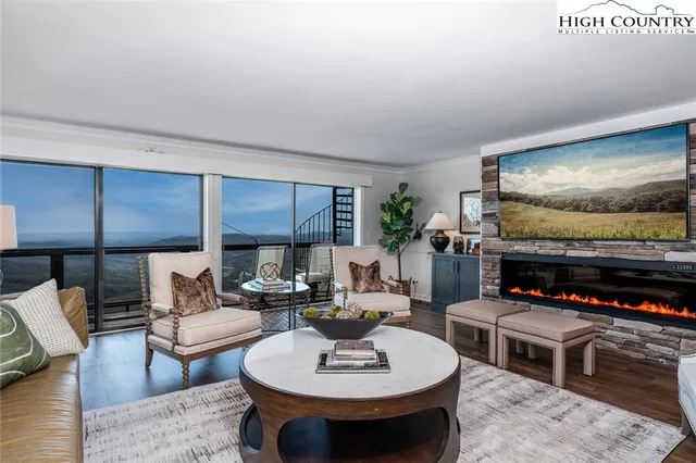 $1,595,000 | 1968 Main Street, Unit 21, Blowing Rock, NC 28605