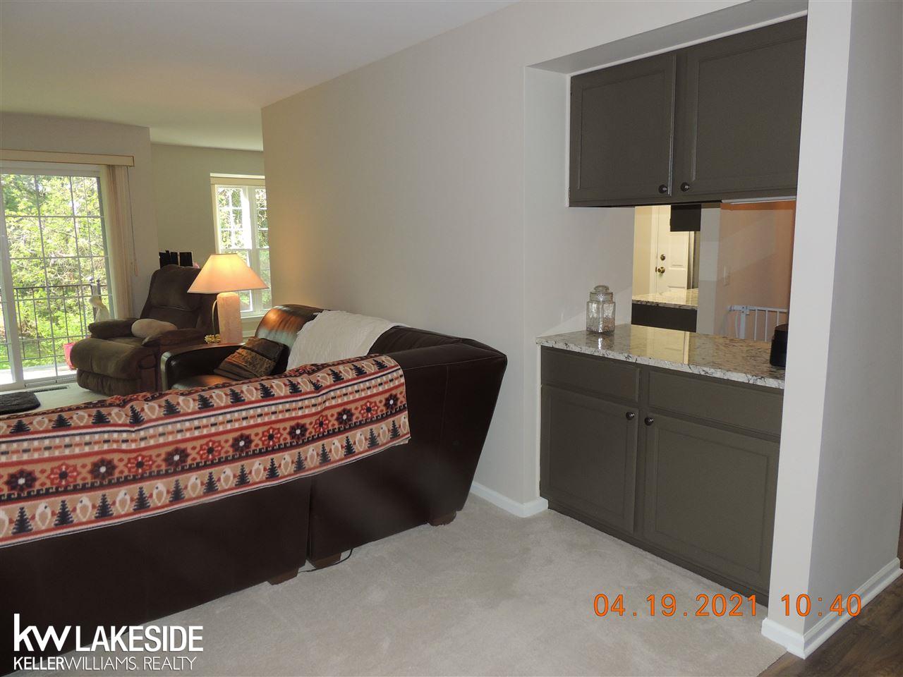 1675 Huntington Park, Unit B Rochester, MI 48309 - Photo 7 of 42 50039251-6.JPG