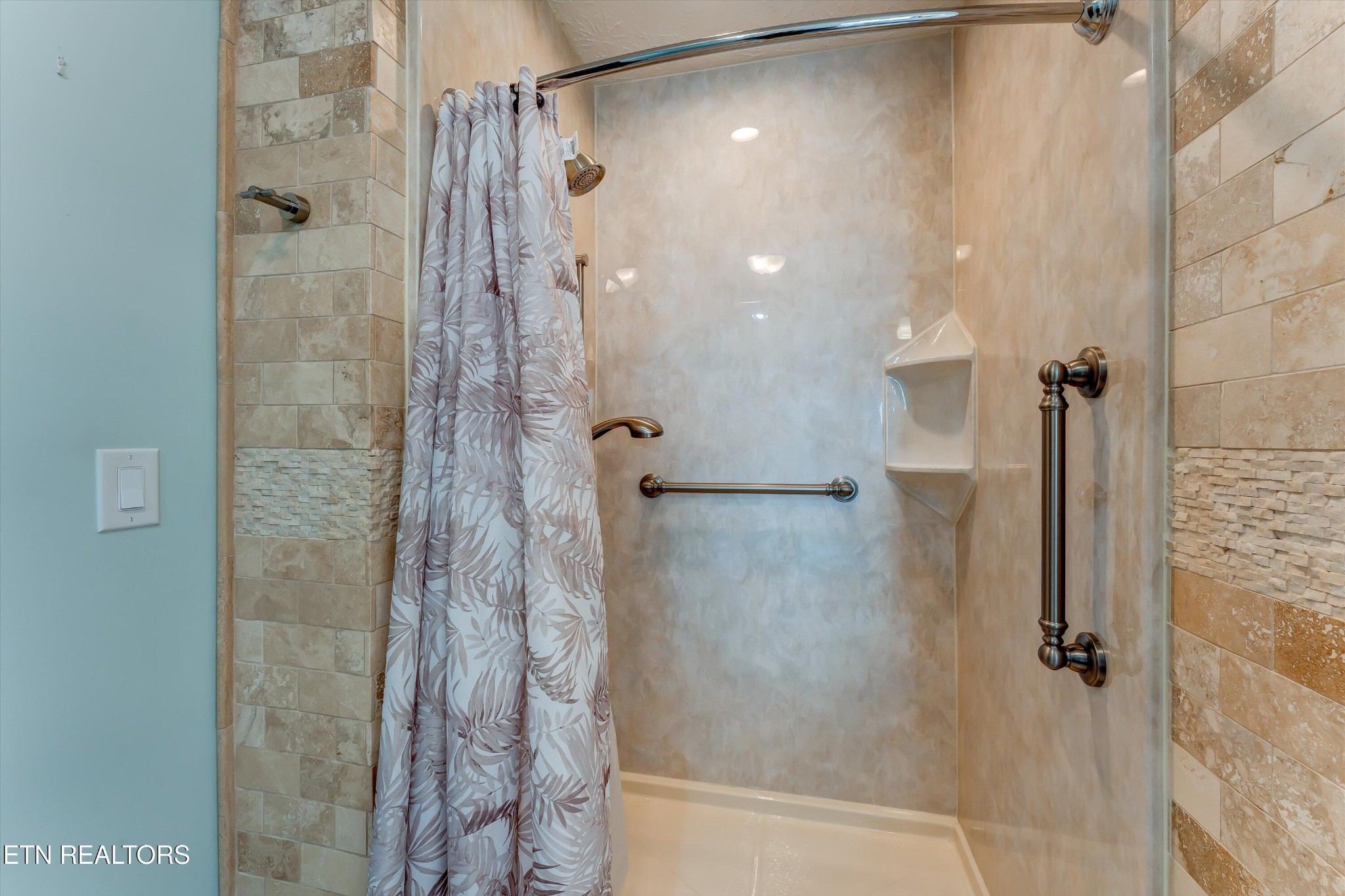 113 Lakeview Place Clinton, TN 37716 - Photo 19 of 51 Gallery Image 19