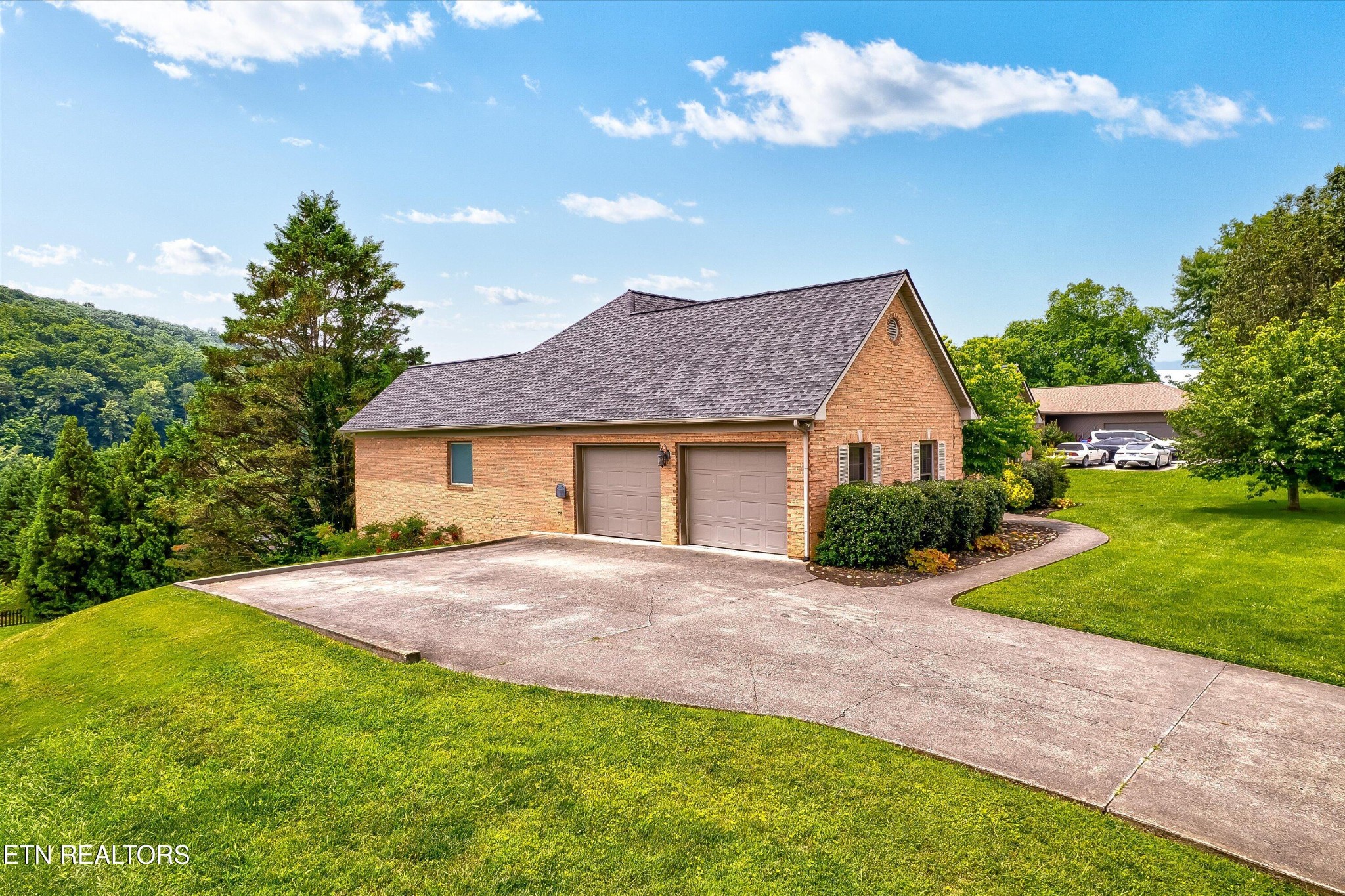 113 Lakeview Place Clinton, TN 37716 - Photo 2 of 51 Gallery Image 2
