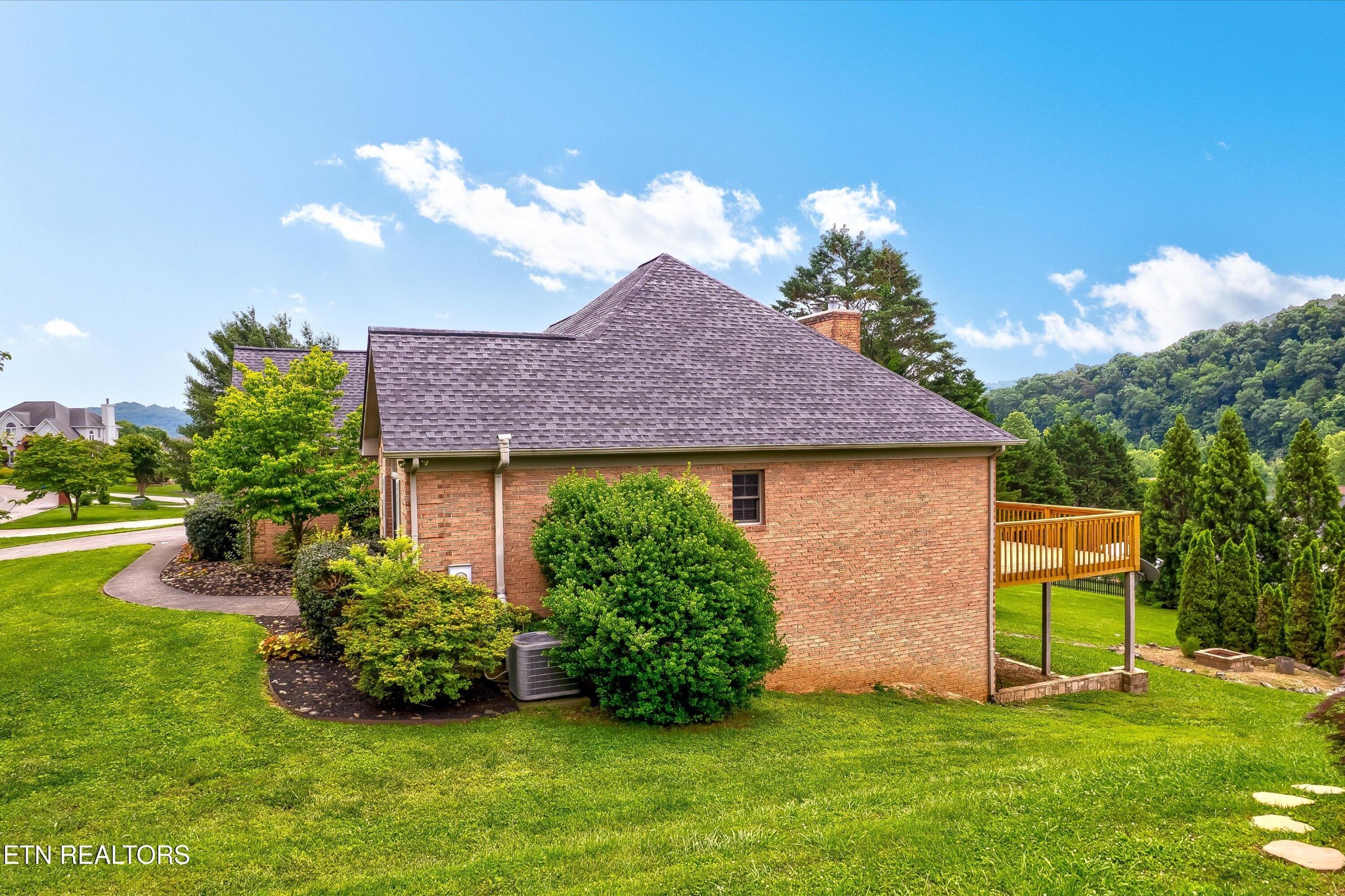 113 Lakeview Place Clinton, TN 37716 - Photo 3 of 51 Gallery Image 3