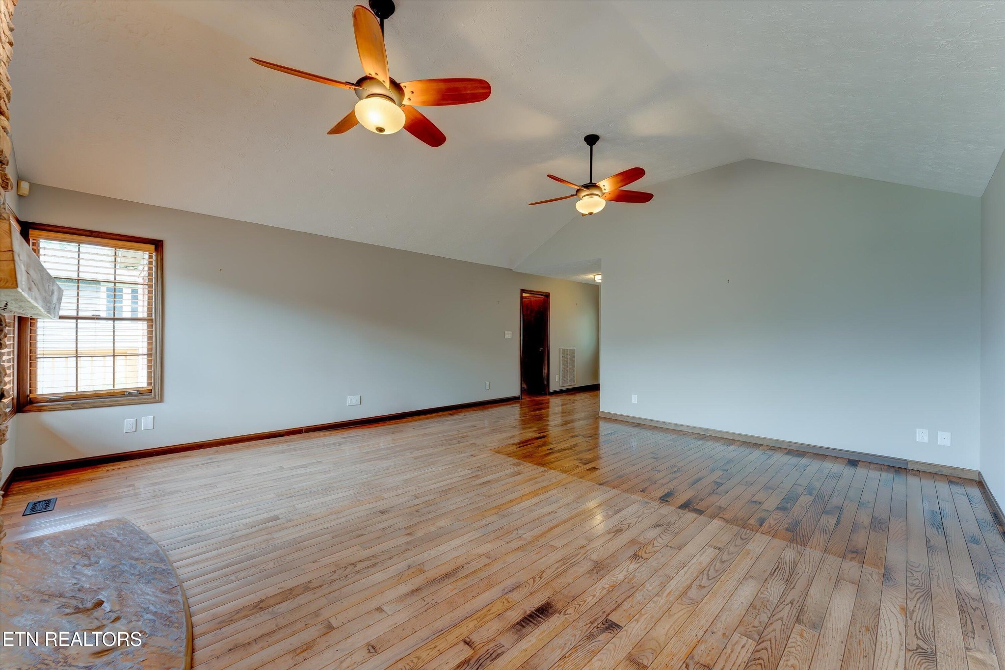 113 Lakeview Place Clinton, TN 37716 - Photo 10 of 51 Gallery Image 10
