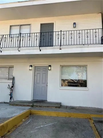 $1,200 | 2305 Trio Street, Unit C, Chalmette, LA 70043