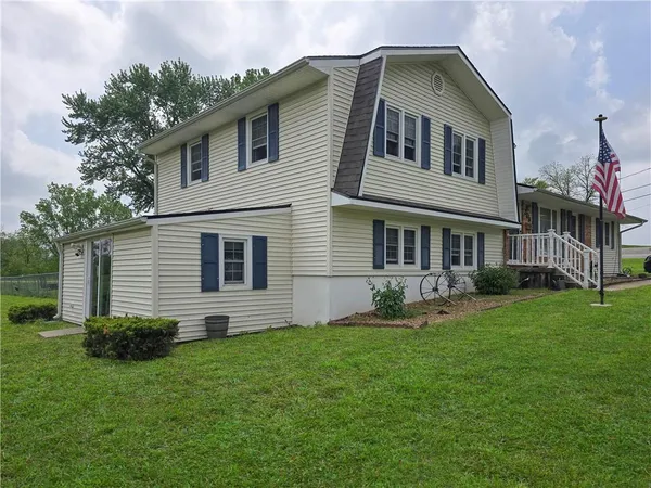 $319,000 | 209 West 6th Street, Knob Noster, MO 65336
