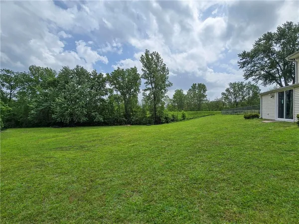 $319,000 | 209 West 6th Street, Knob Noster, MO 65336