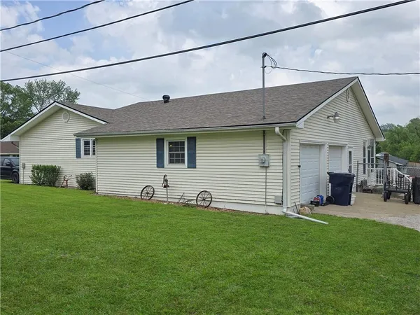 $319,000 | 209 West 6th Street, Knob Noster, MO 65336