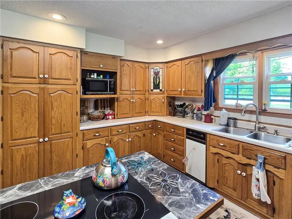 $319,000 | 209 West 6th Street, Knob Noster, MO 65336