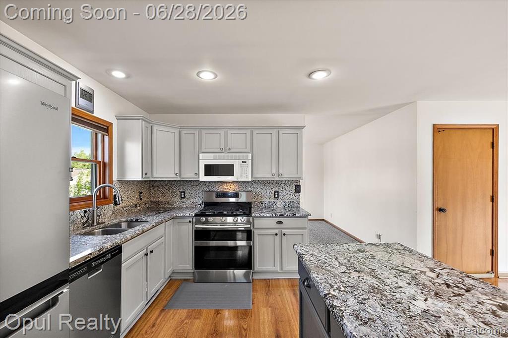 23815 Carleton West Road Belleville, MI 48111 - Photo 17 of 64