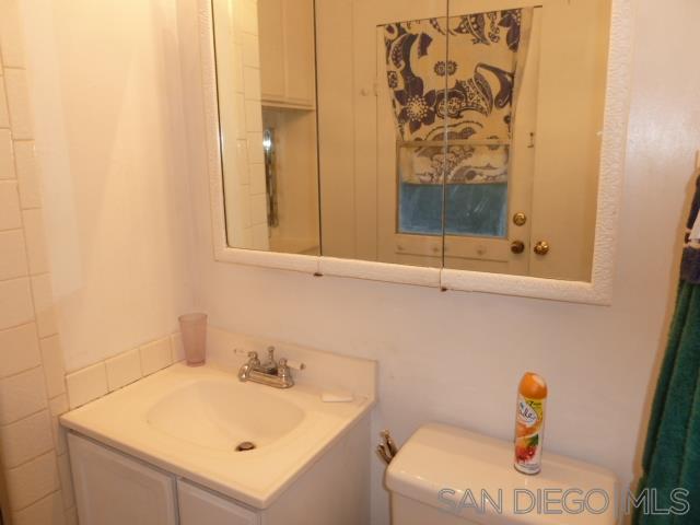 11211 Posthill Road Lakeside, CA 92040 - Photo 17 of 25 Gallery Image 17