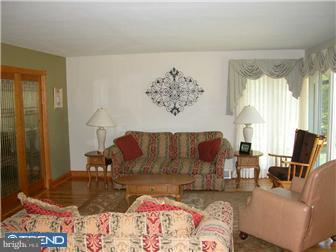 1105 Harriett Road Huntingdon Valley, PA 19006 - Photo 2 of 12 Living Room