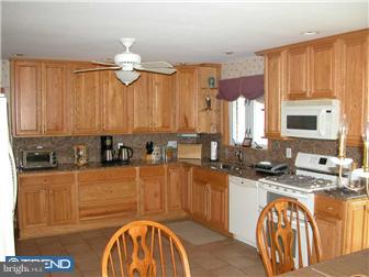 1105 Harriett Road Huntingdon Valley, PA 19006 - Photo 4 of 12 Kitchen