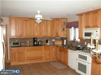 1105 Harriett Road Huntingdon Valley, PA 19006 - Photo 5 of 12 Kitchen