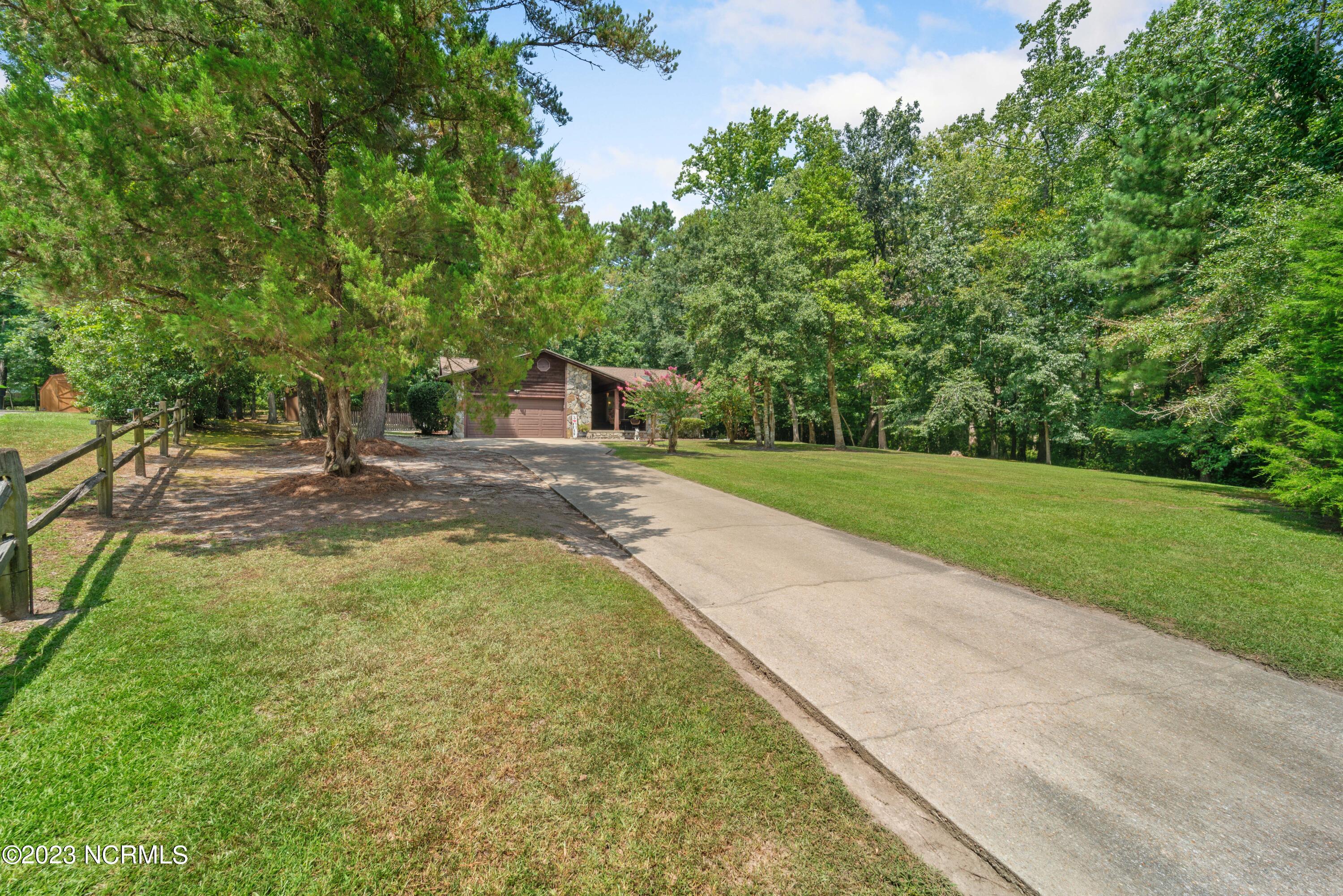 101 Riverbend Road Jacksonville, NC 28540 - Photo 3 of 70 DSC04773