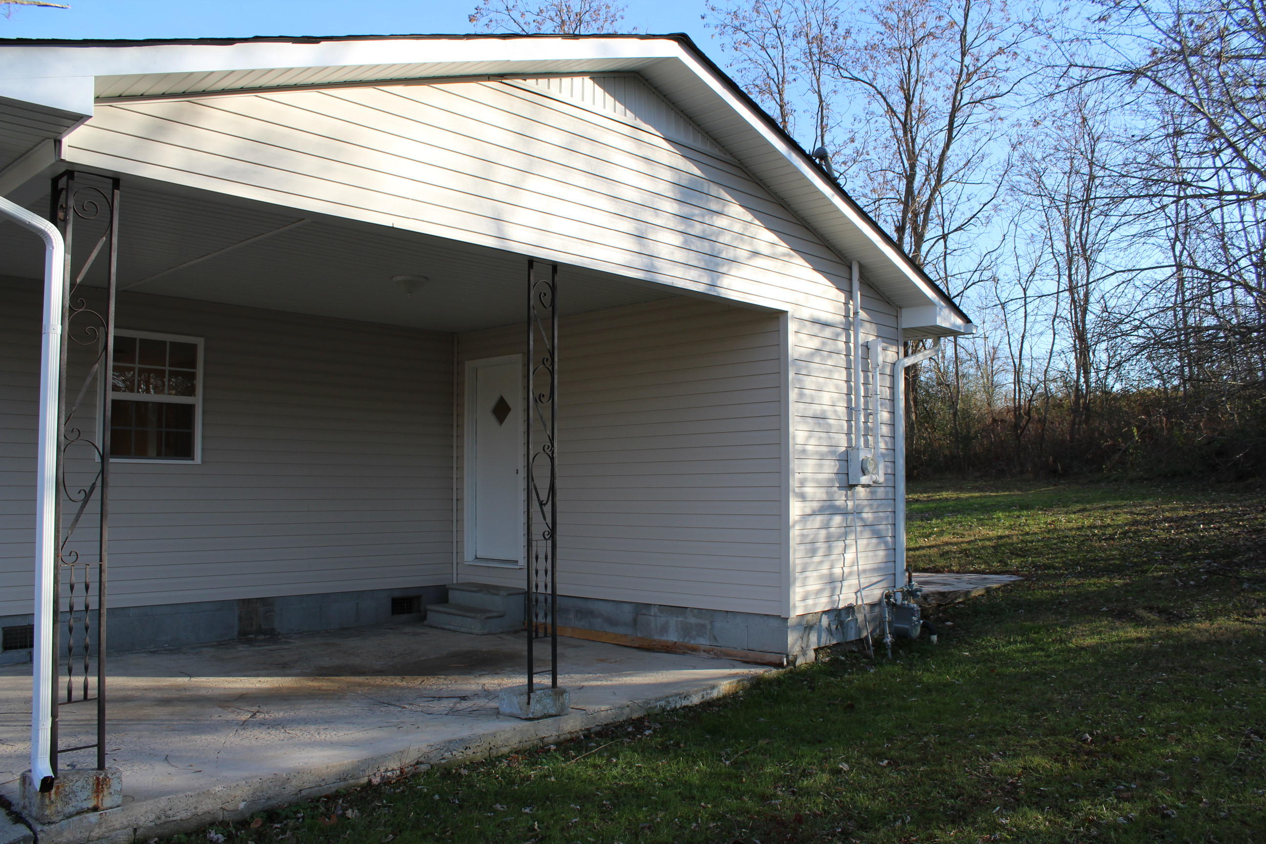 204 Spring Street Jamestown, TN 38556 - Photo 2 of 15 040