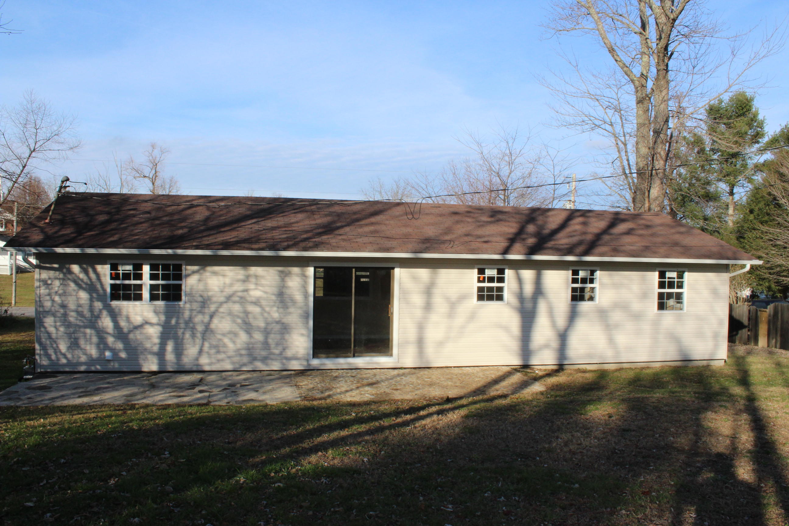 204 Spring Street Jamestown, TN 38556 - Photo 3 of 15 041
