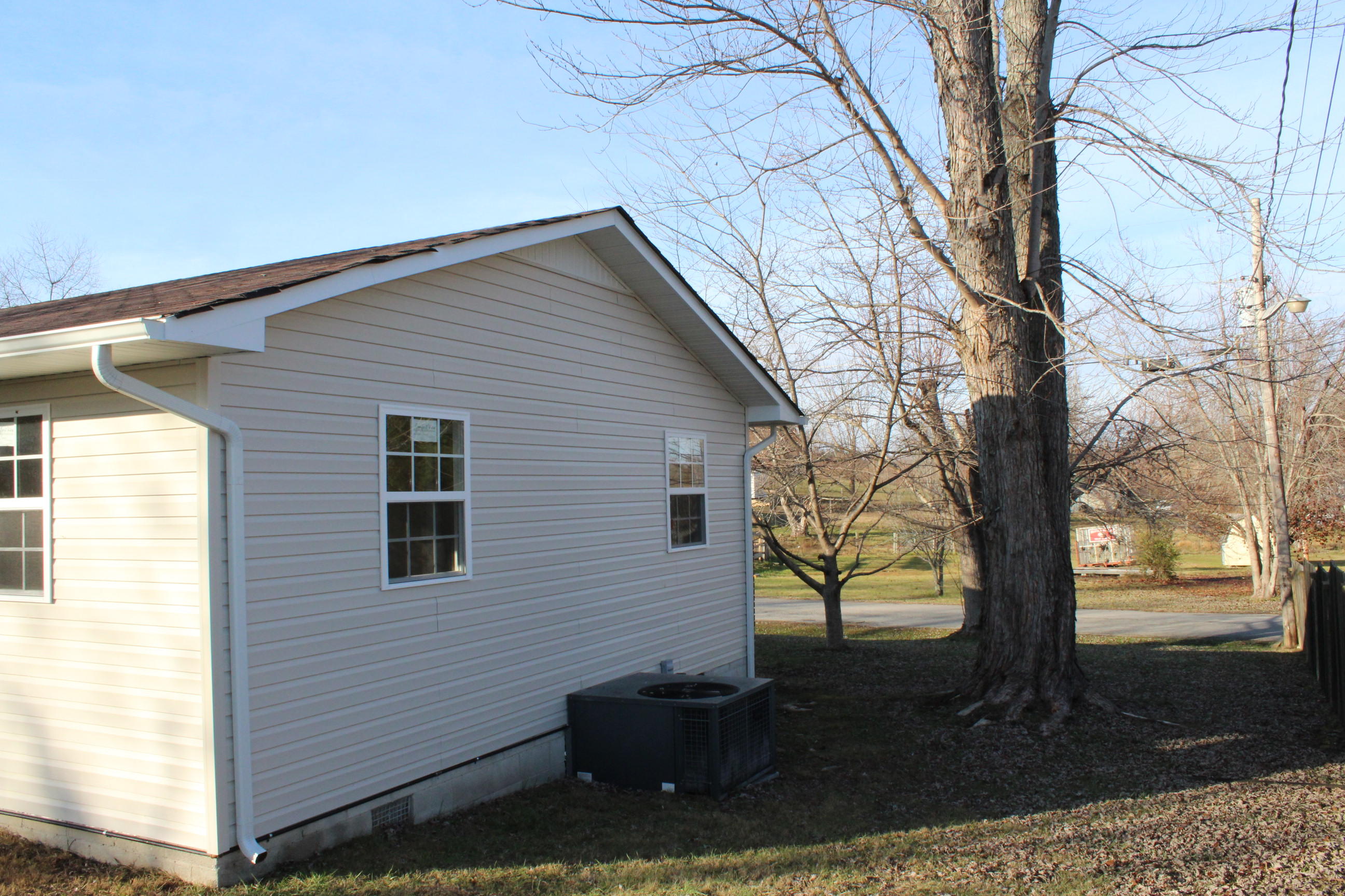 204 Spring Street Jamestown, TN 38556 - Photo 4 of 15 042