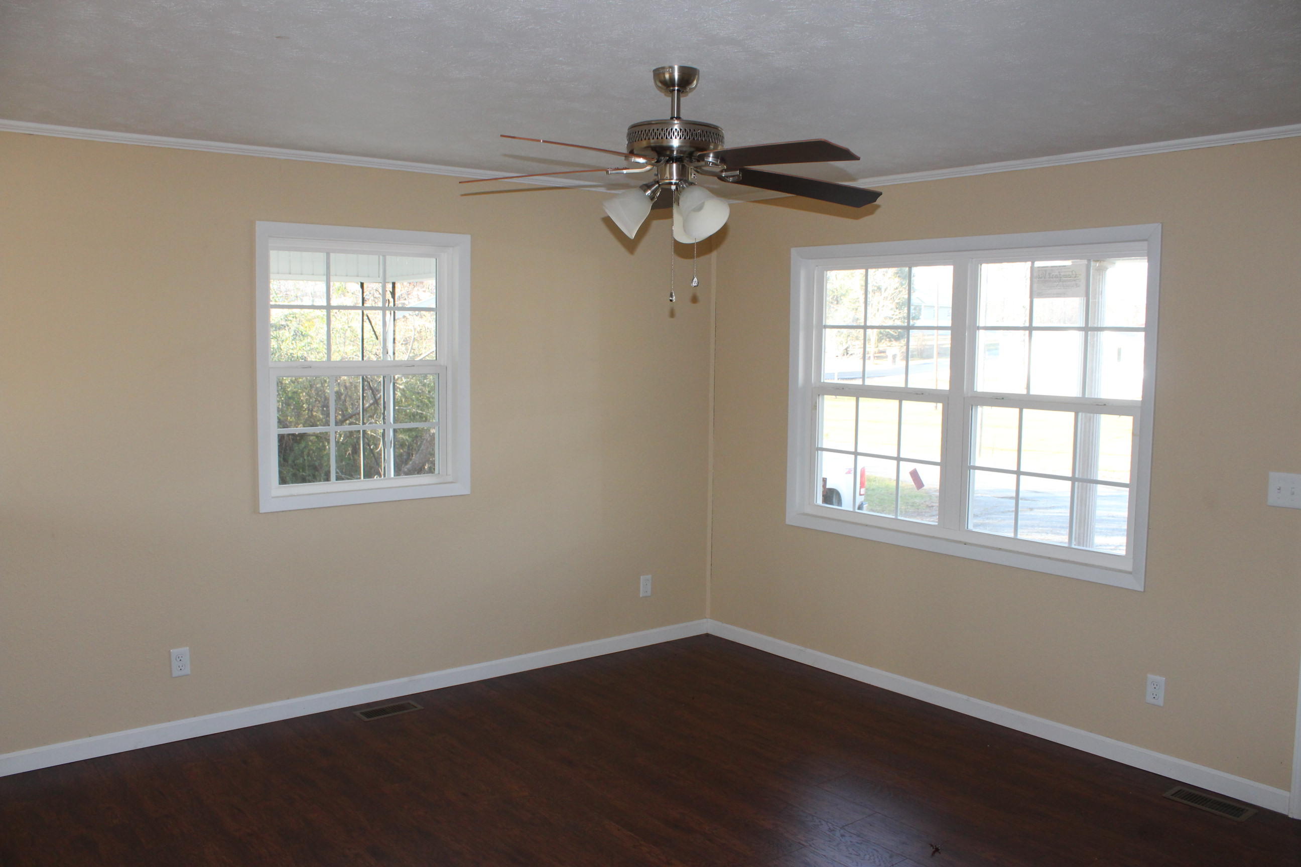 204 Spring Street Jamestown, TN 38556 - Photo 6 of 15 044