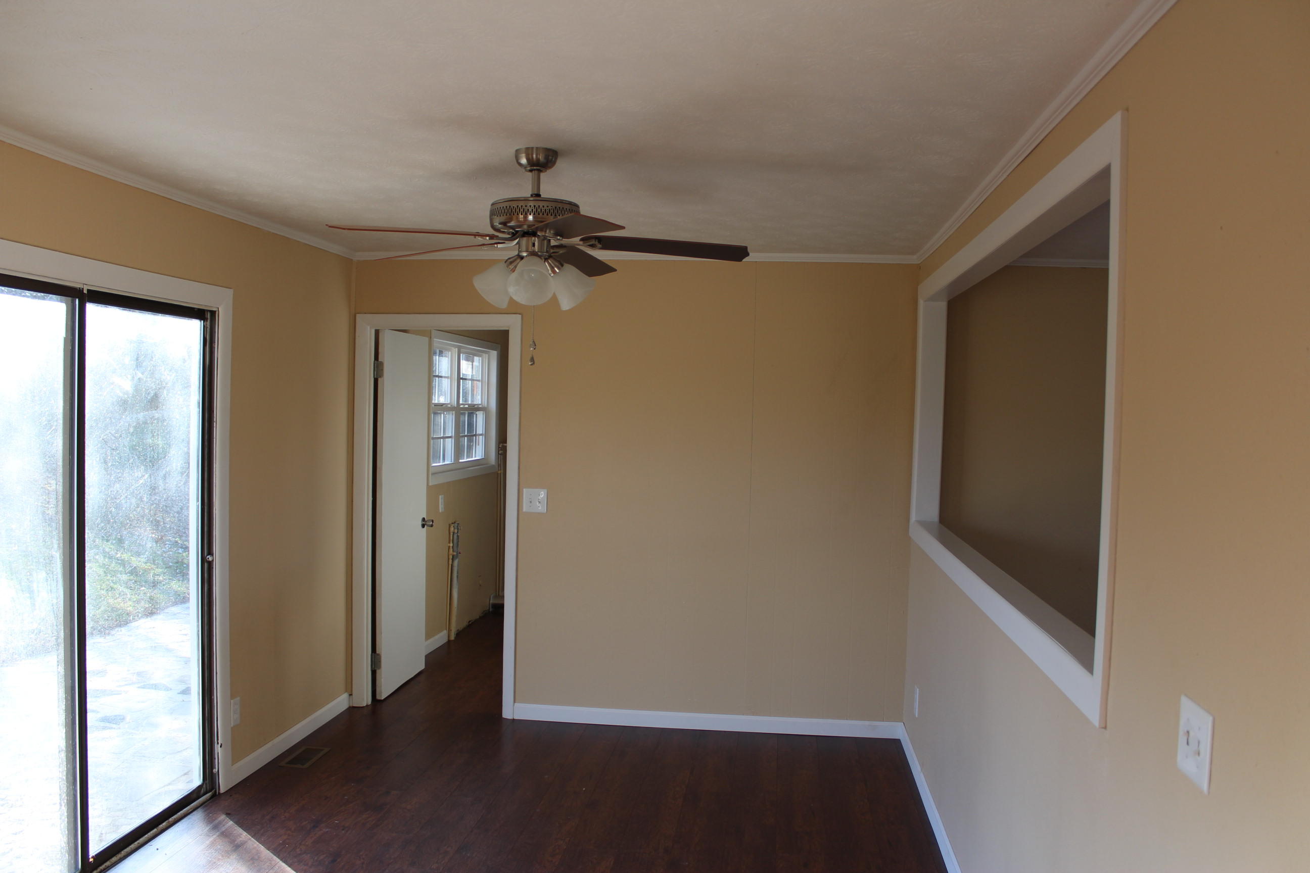204 Spring Street Jamestown, TN 38556 - Photo 7 of 15 045