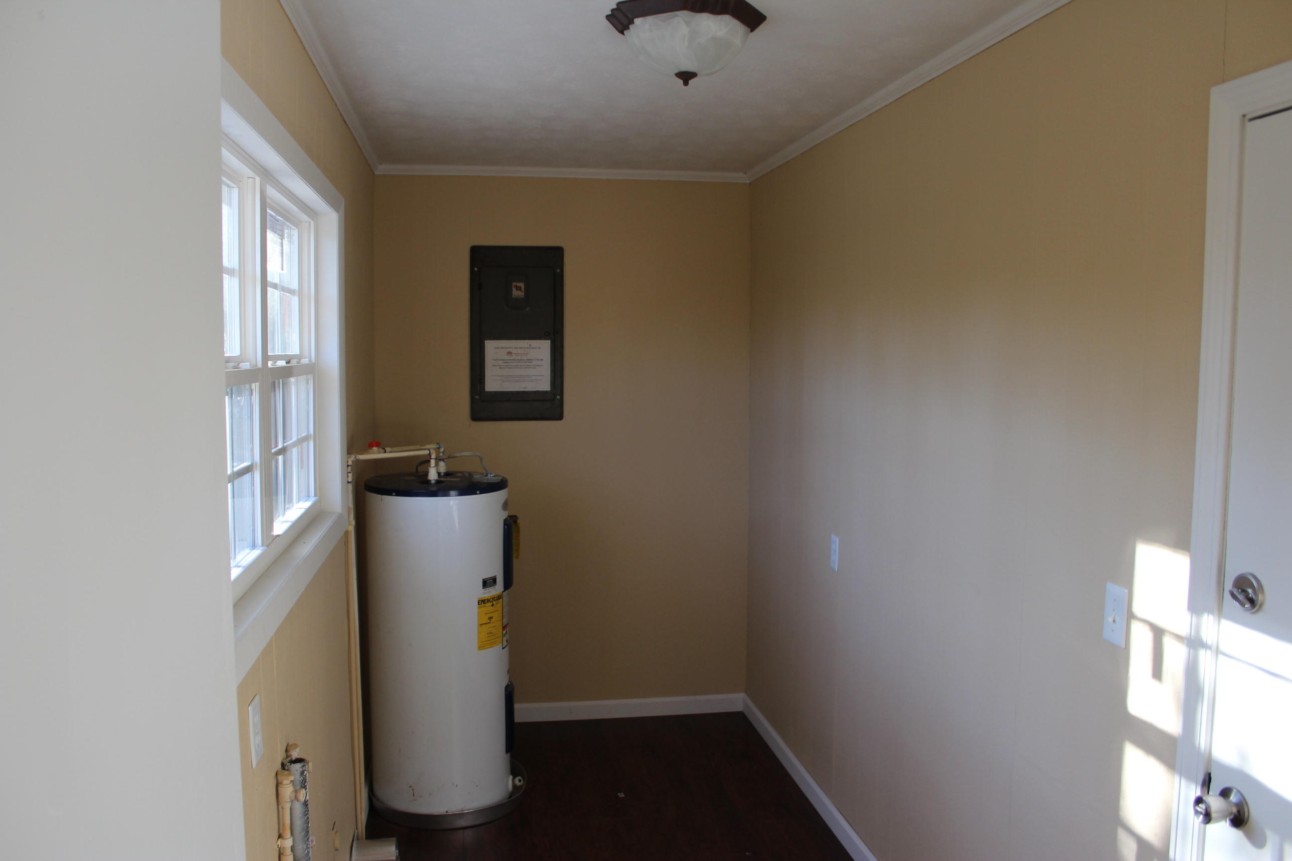 204 Spring Street Jamestown, TN 38556 - Photo 9 of 15 047