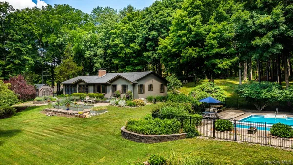 $899,900 | 50 Field Road, Clinton Corners, NY 12514