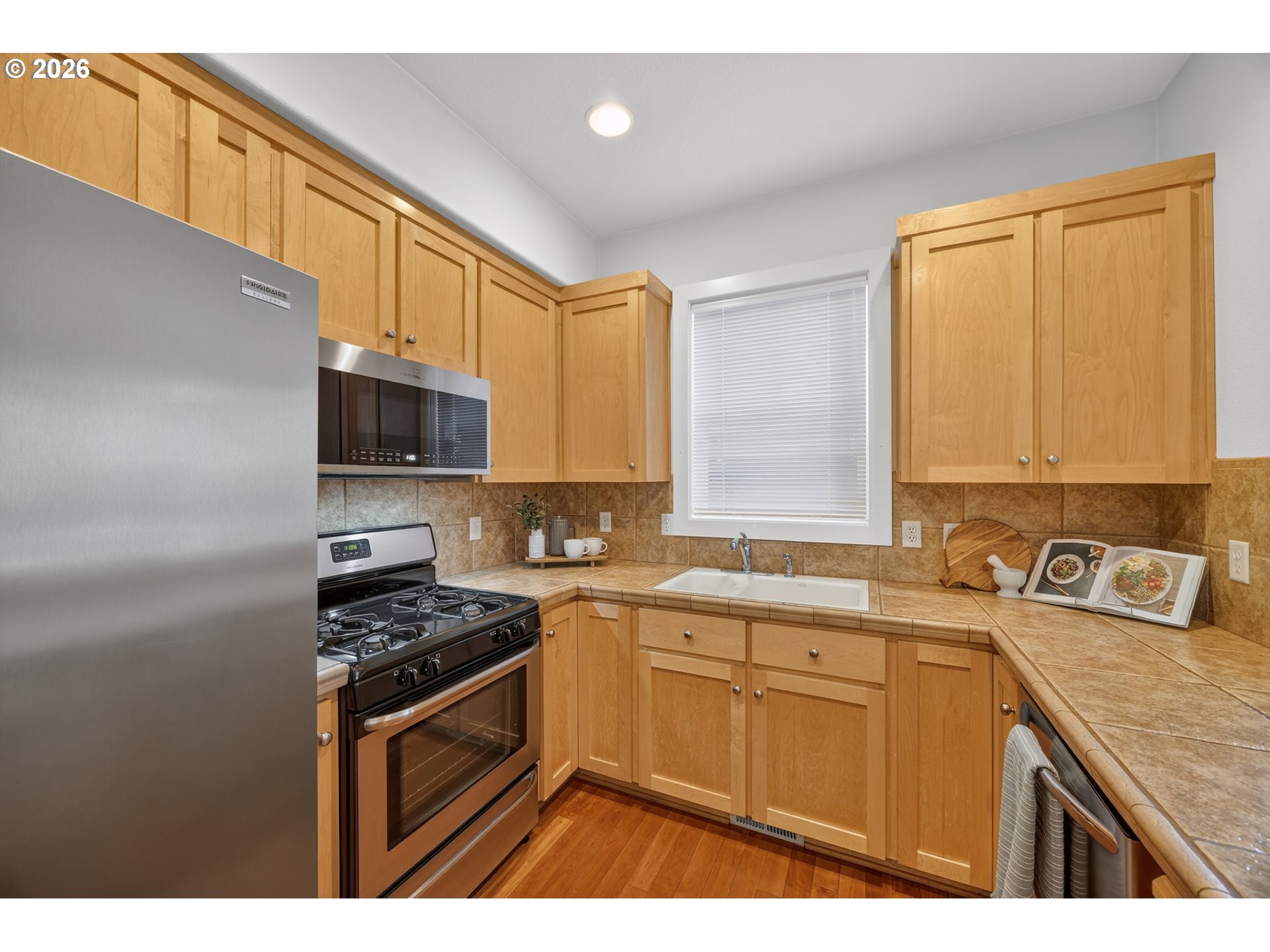 7856 Southwest 31st Avenue, Unit 7 Portland, OR 97219 - Photo 16 of 37