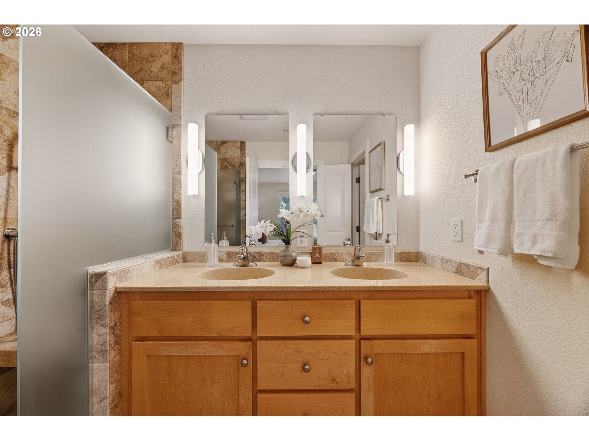 7856 Southwest 31st Avenue, Unit 7 Portland, OR 97219 - Photo 21 of 37 Owner's Suite Bathroom