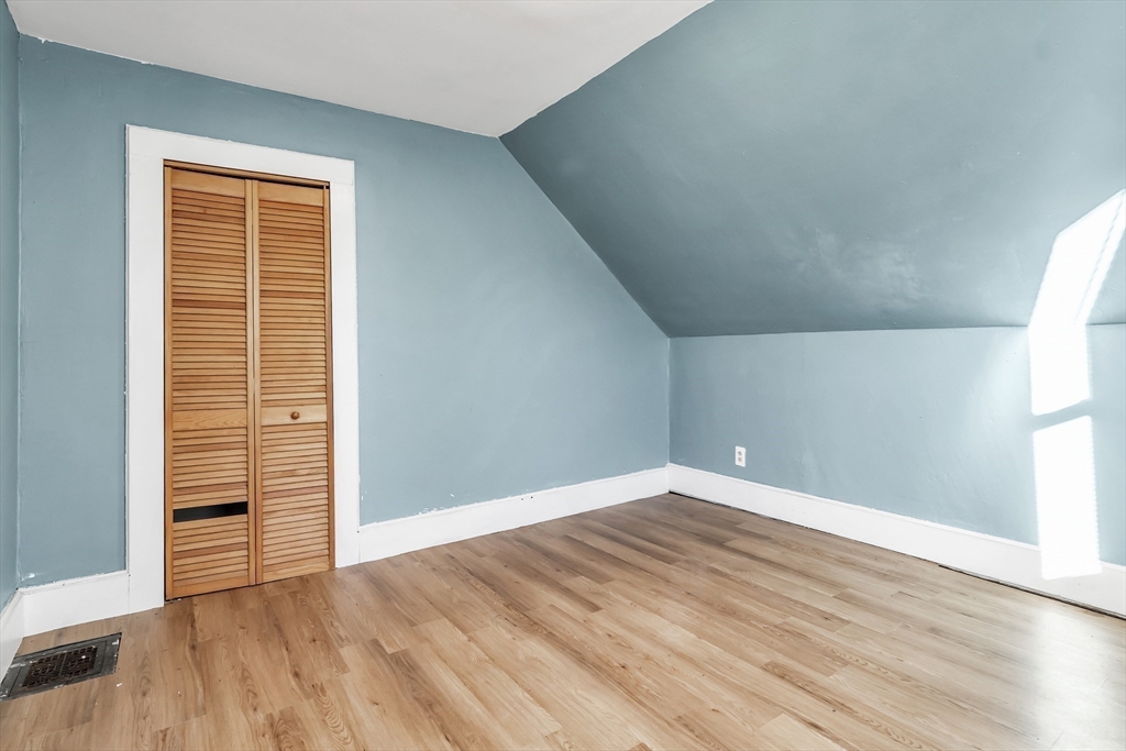 17 Pond Street Beverly, MA 01915 - Photo 14 of 20