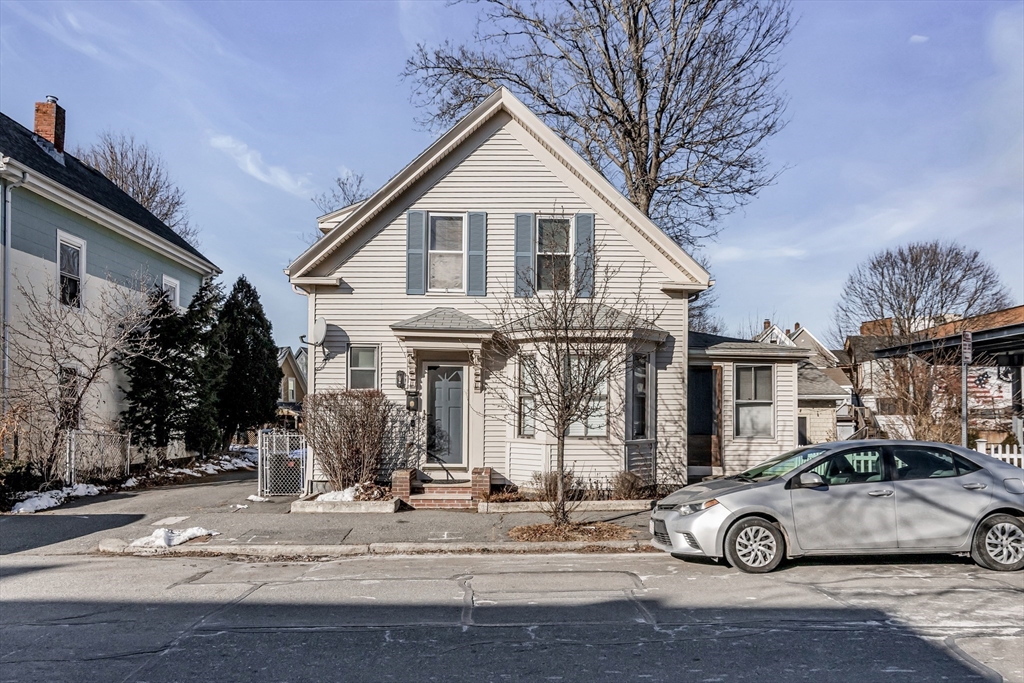 17 Pond Street Beverly, MA 01915 - Photo 2 of 20