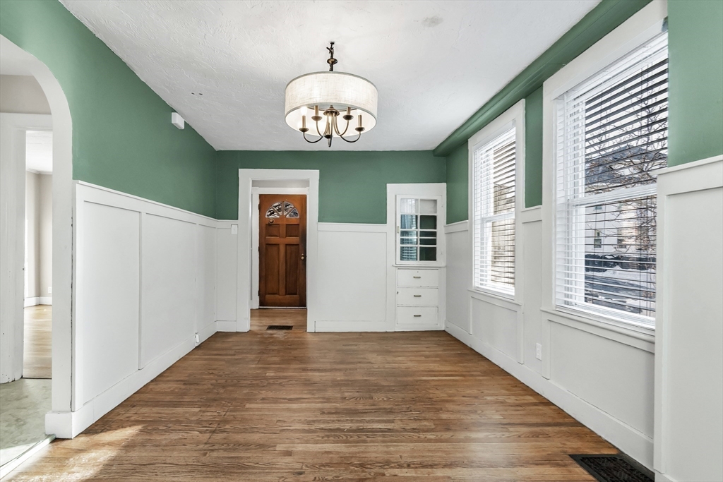 17 Pond Street Beverly, MA 01915 - Photo 10 of 20