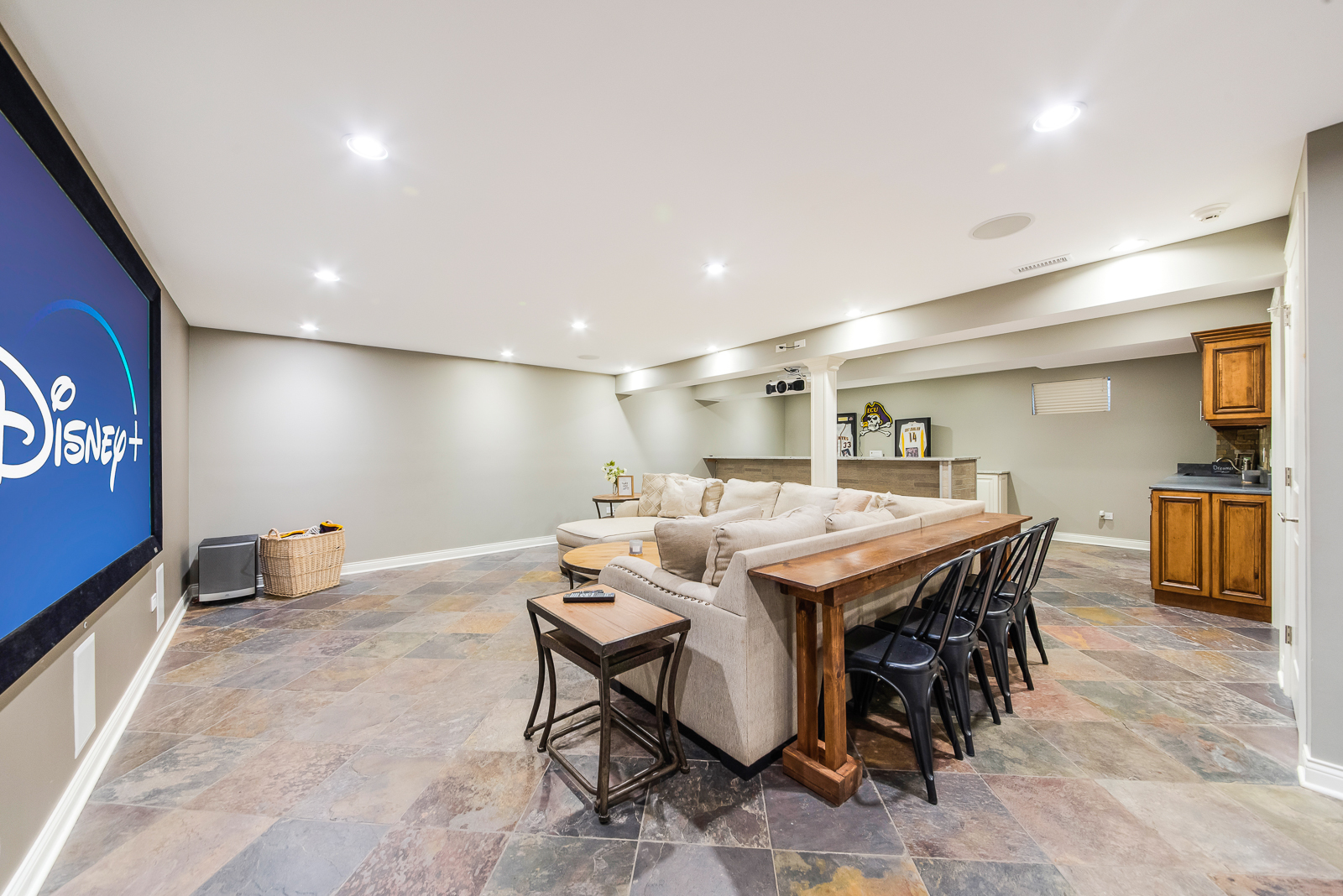 7 Sorrel Lemont, IL 60439 - Photo 29 of 36 a dining hall with a table and chairs