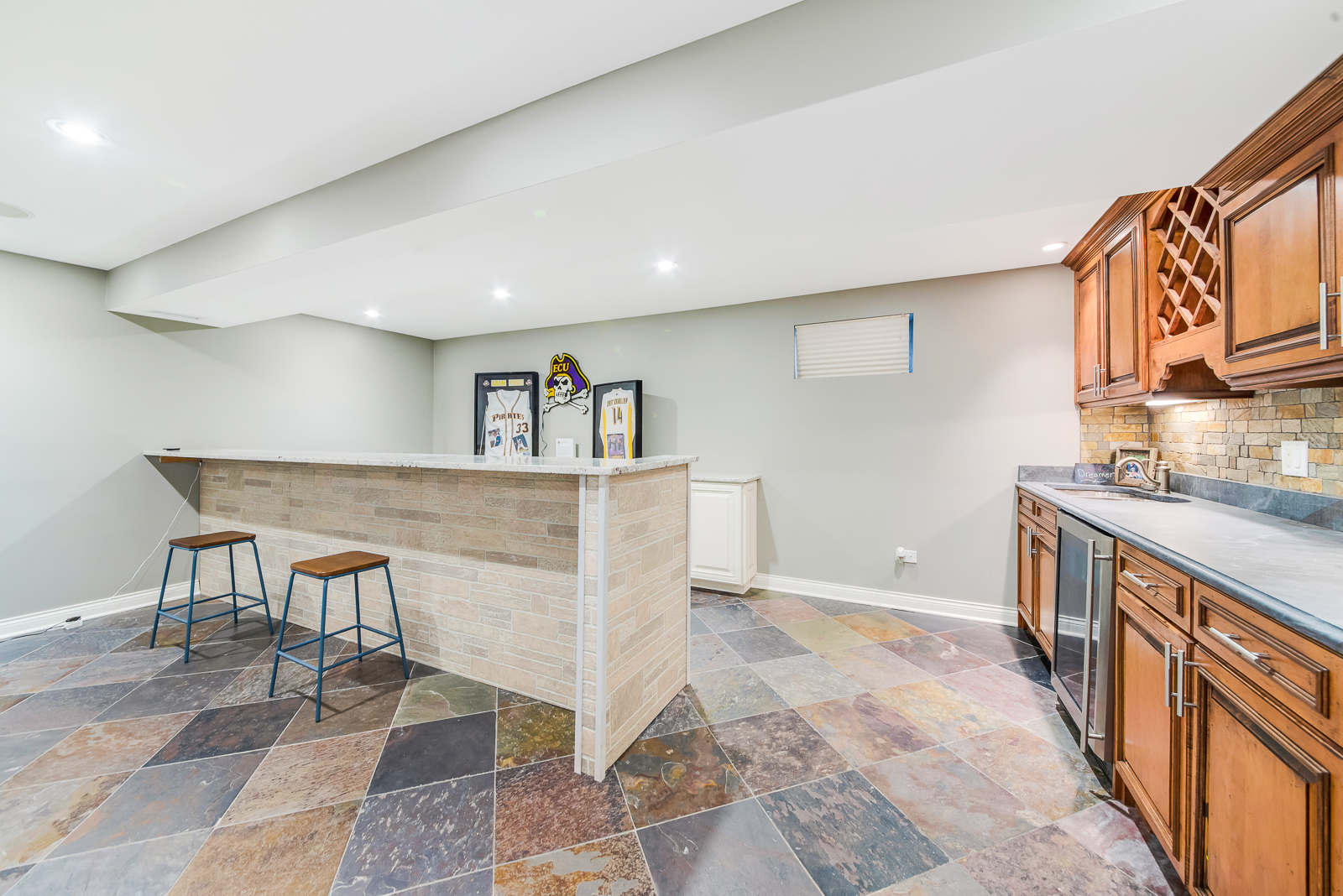 7 Sorrel Lemont, IL 60439 - Photo 30 of 36 a open kitchen with sink and cabinets