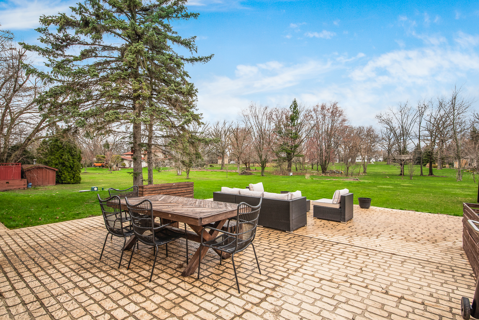 7 Sorrel Lemont, IL 60439 - Photo 34 of 36 a view of a sitting area with furniture and garden