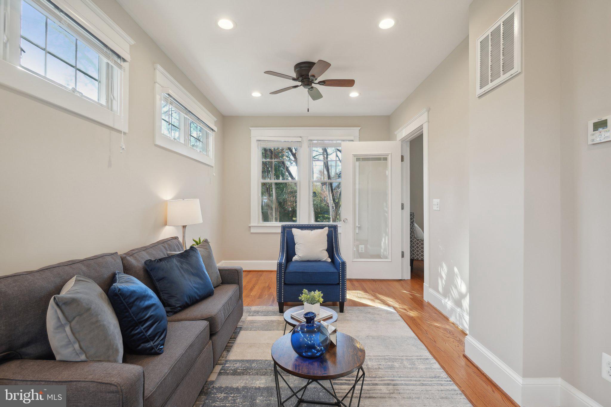 1123 South Oakcrest Road Arlington, VA 22202 - Photo 11 of 50