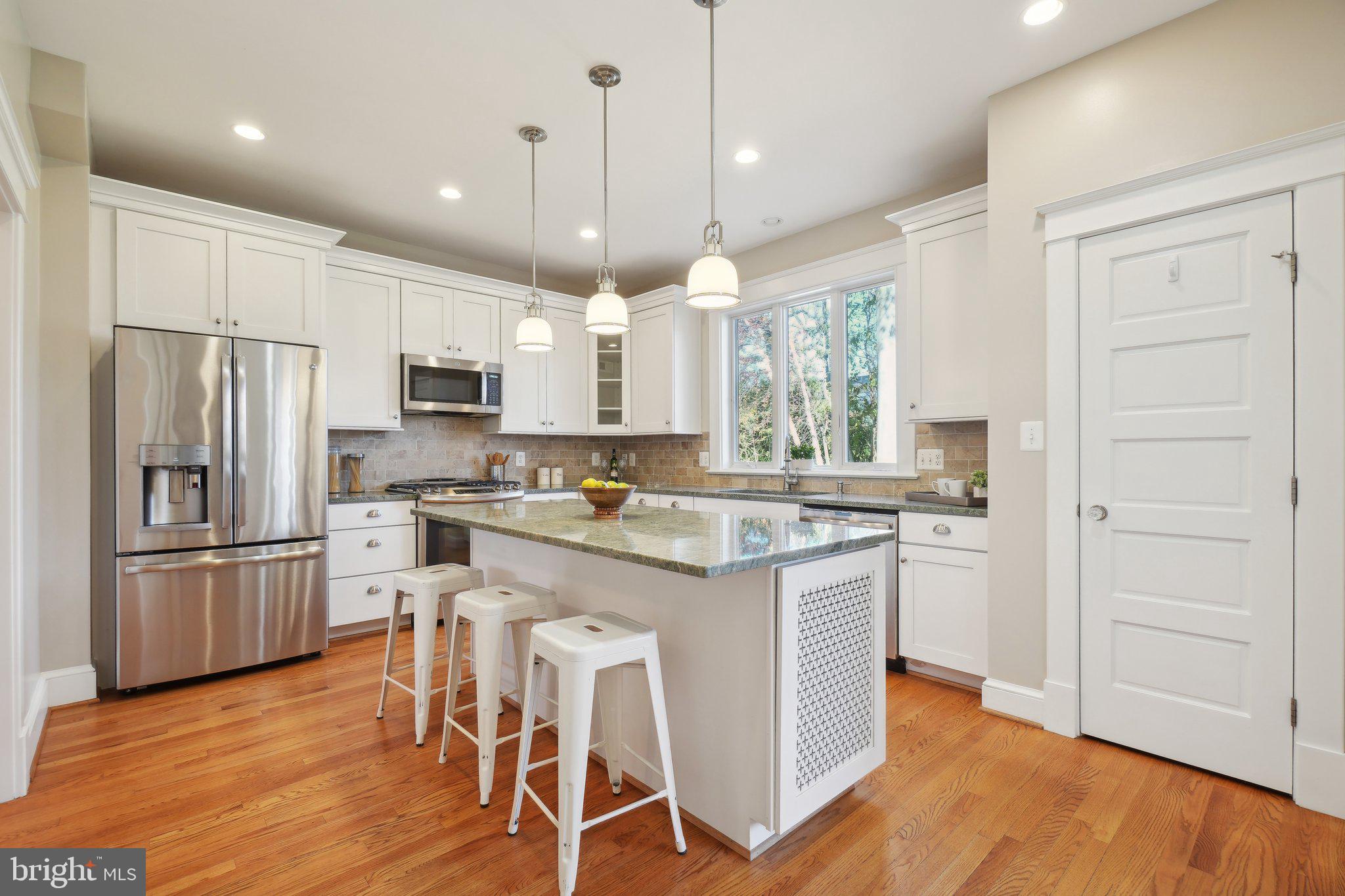 1123 South Oakcrest Road Arlington, VA 22202 - Photo 15 of 50