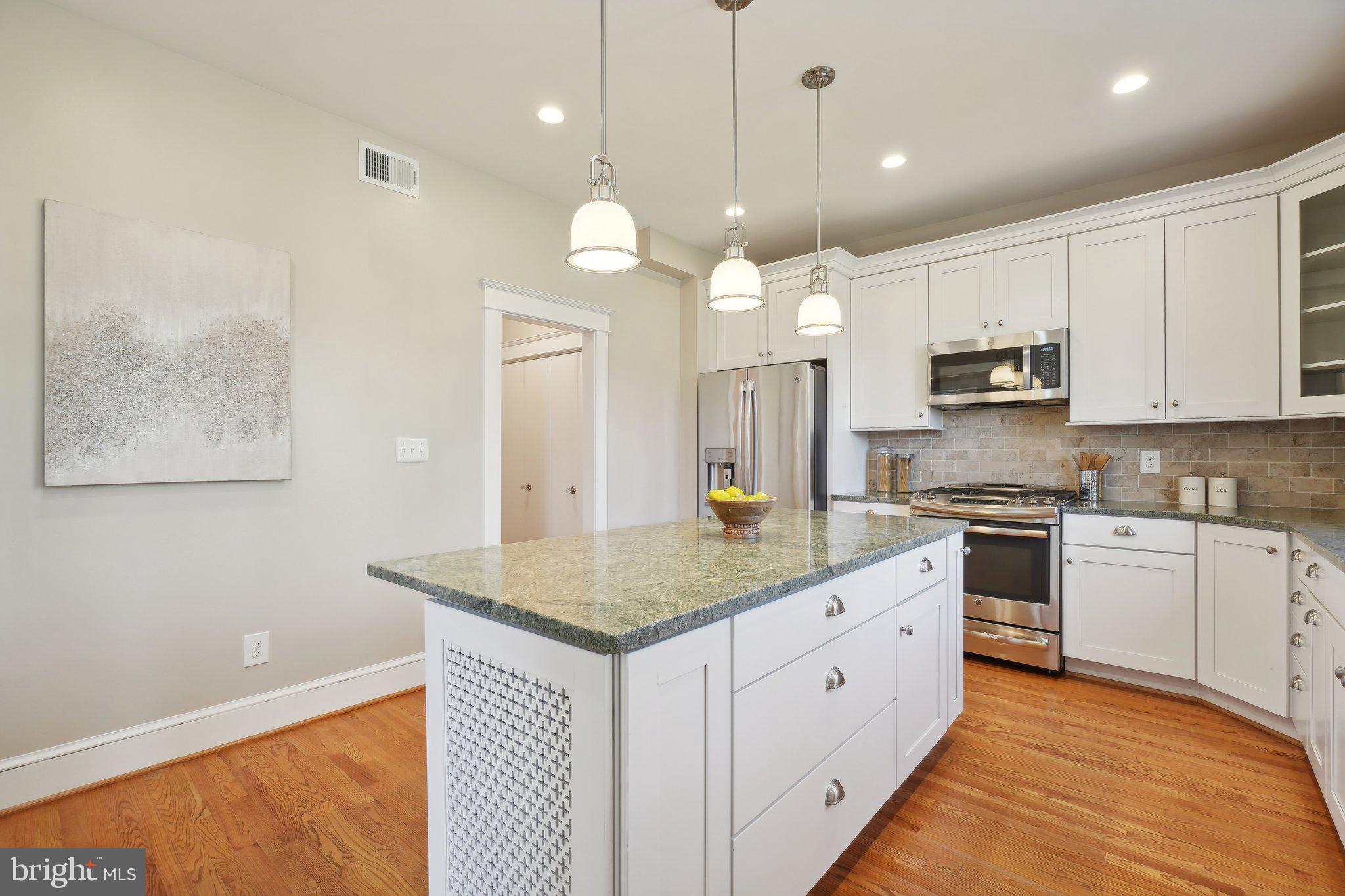 1123 South Oakcrest Road Arlington, VA 22202 - Photo 16 of 50