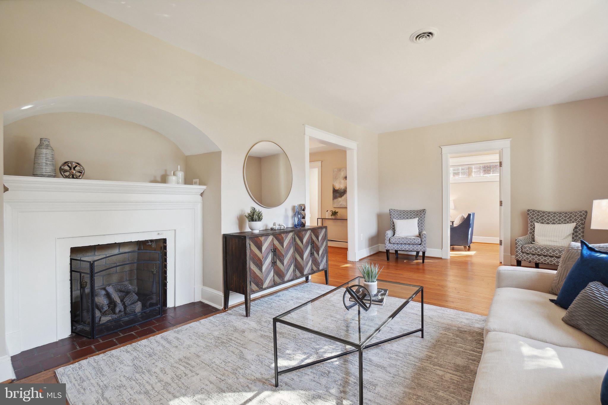 1123 South Oakcrest Road Arlington, VA 22202 - Photo 2 of 50