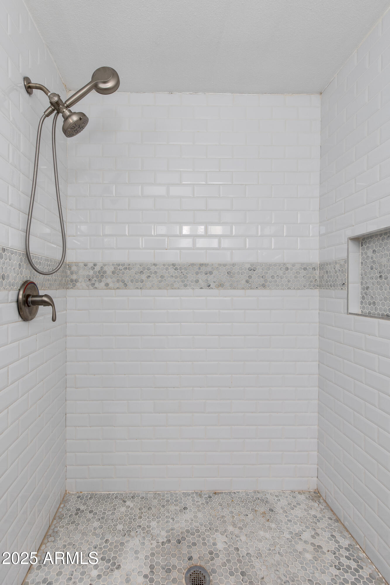 1820 West Seldon Way Phoenix, AZ 85021 - Photo 13 of 29 a bathroom with a shower