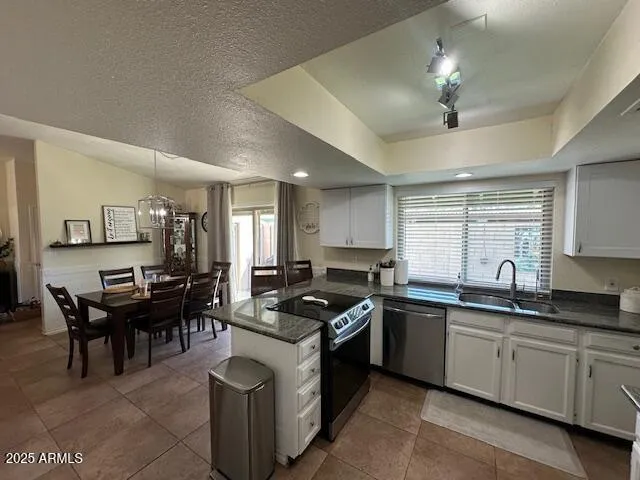 $1,900 | 18235 North 45th Avenue, Glendale, AZ 85308