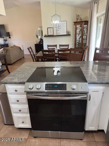 $1,900 | 18235 North 45th Avenue, Glendale, AZ 85308