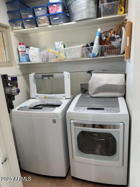 18235 North 45th Avenue Glendale, AZ 85308 - Photo 15 of 39 a utility room with dryer and washer