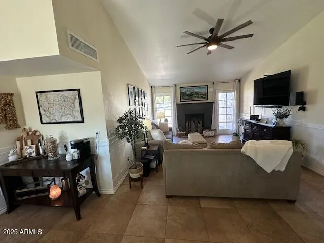 $1,900 | 18235 North 45th Avenue, Glendale, AZ 85308