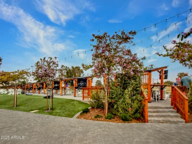 $1,900 | 18235 North 45th Avenue, Glendale, AZ 85308