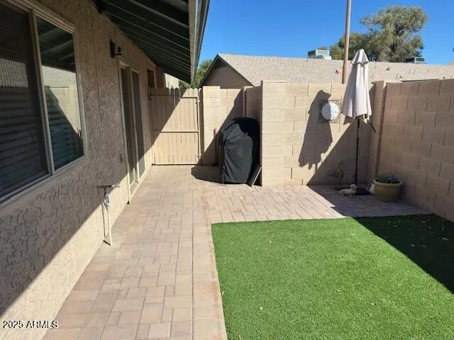 $1,900 | 18235 North 45th Avenue, Glendale, AZ 85308