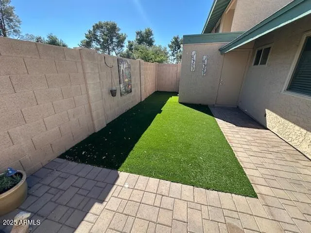 $1,900 | 18235 North 45th Avenue, Glendale, AZ 85308