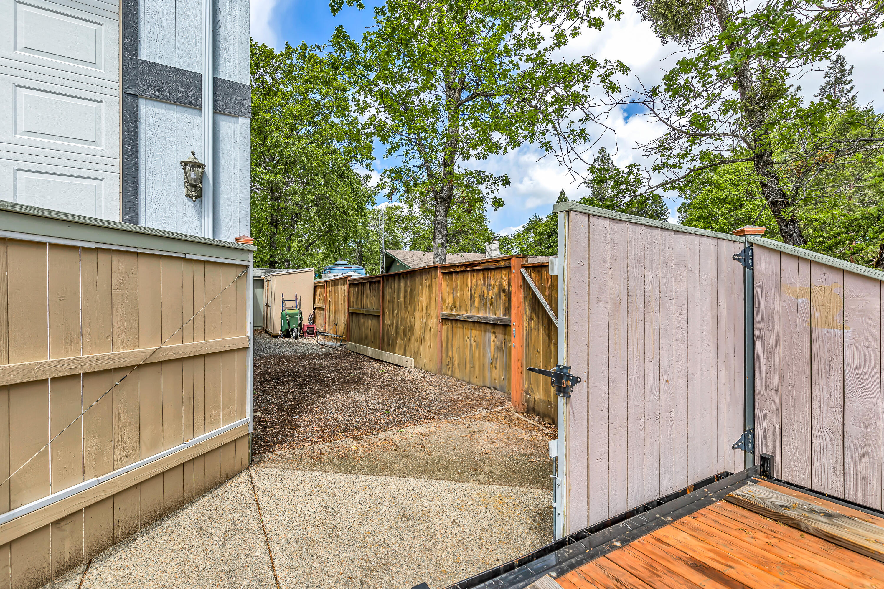 8 Falling Leaf Lane Eagle Point, OR 97524 - Photo 10 of 73 Additional Gated Parking
