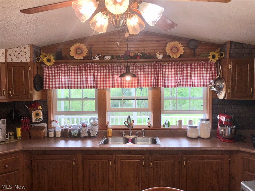59140 Wright Road Barnesville, OH 43713 - Photo 6 of 27