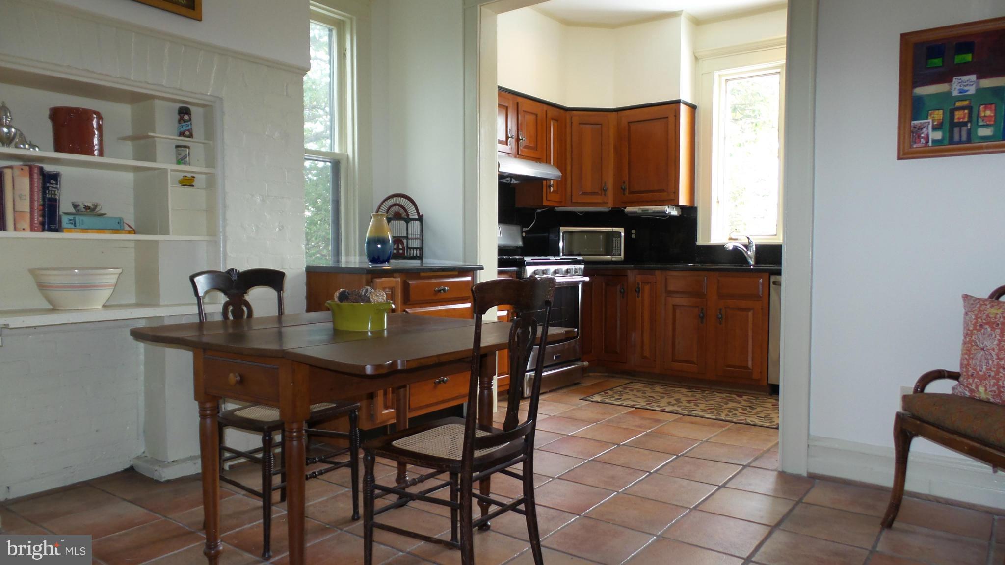 111 Woodlawn Road Baltimore, MD 21210 - Photo 11 of 30 Dining Room