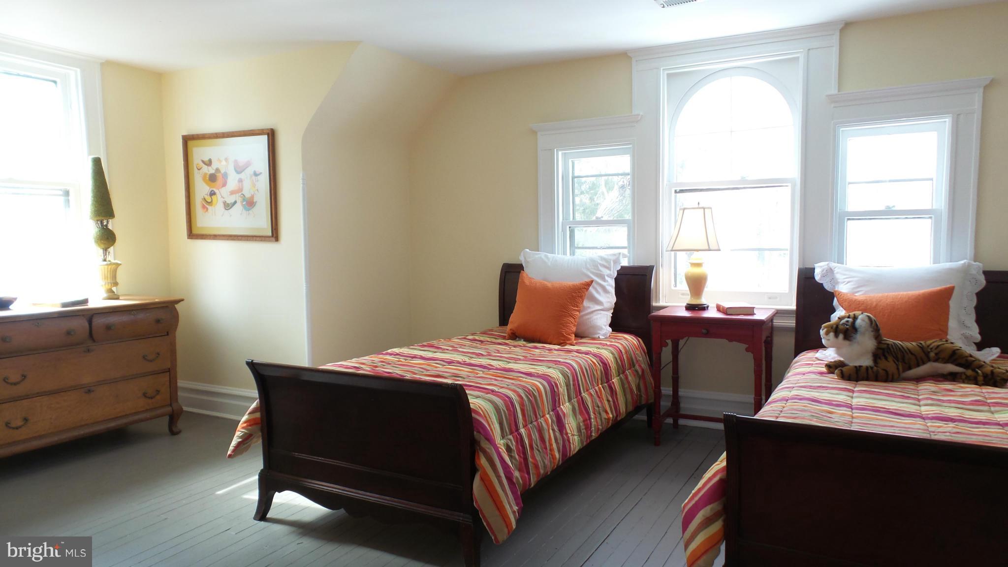 111 Woodlawn Road Baltimore, MD 21210 - Photo 22 of 30 Bedroom