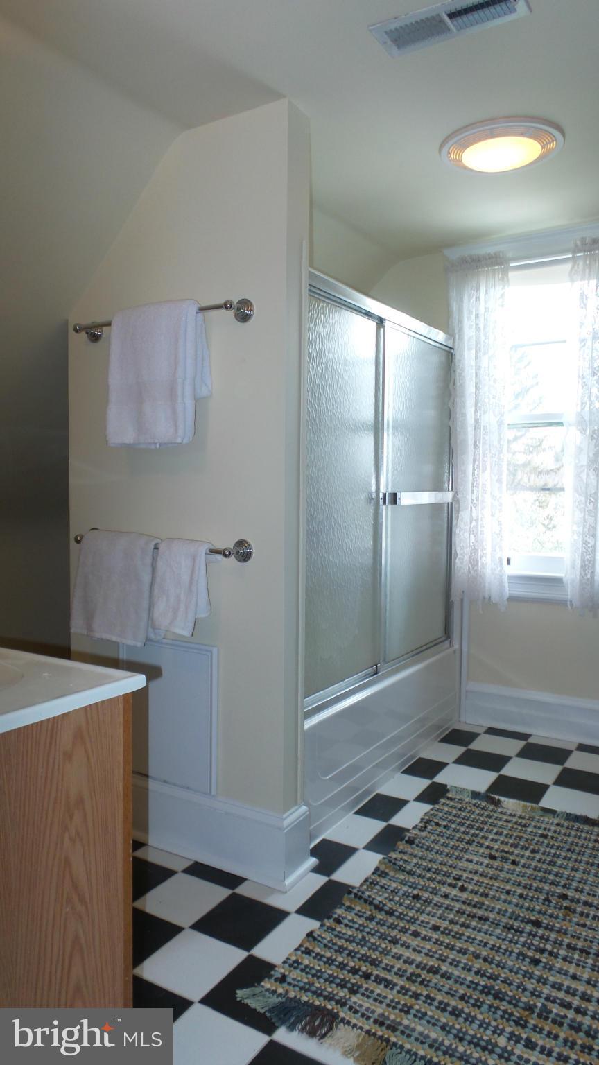 111 Woodlawn Road Baltimore, MD 21210 - Photo 27 of 30 Bath